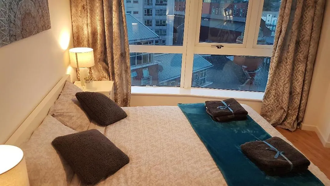 Marco Island -Spacious City Centre 2 Bedroom Apartment Nottingham 0*,