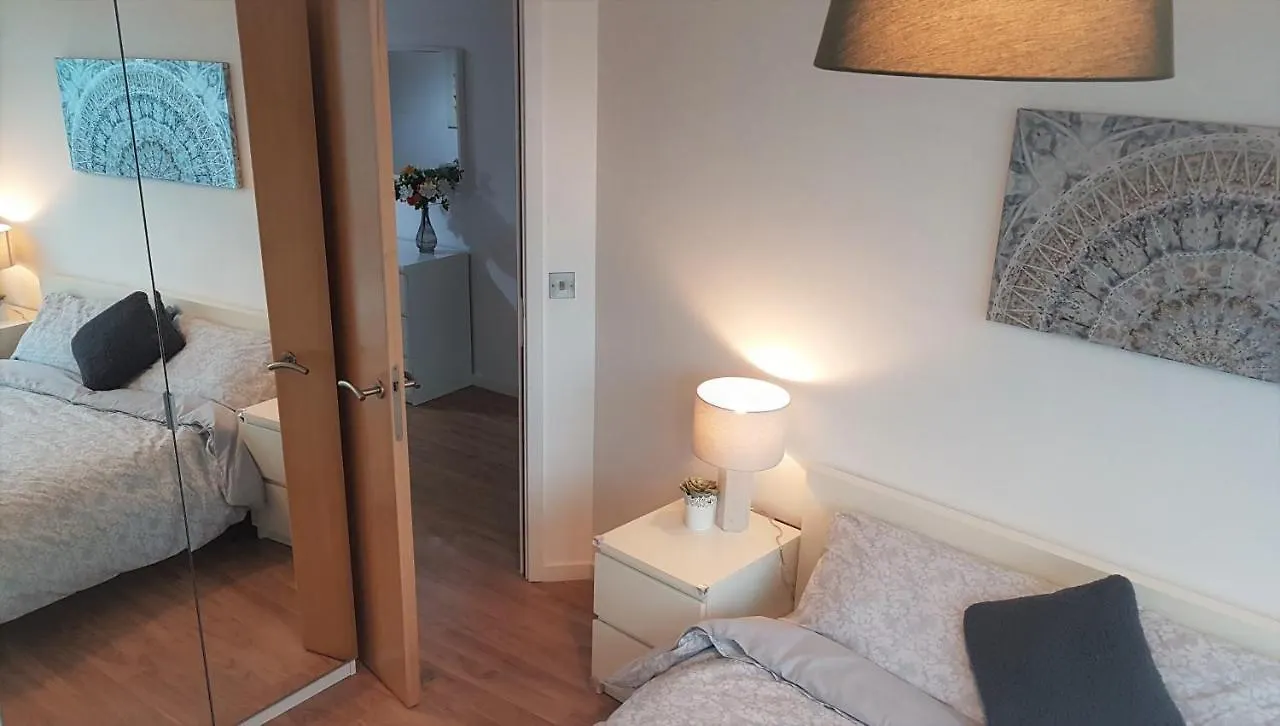 Marco Island -Spacious City Centre 2 Bedroom Apartment Nottingham 0*,