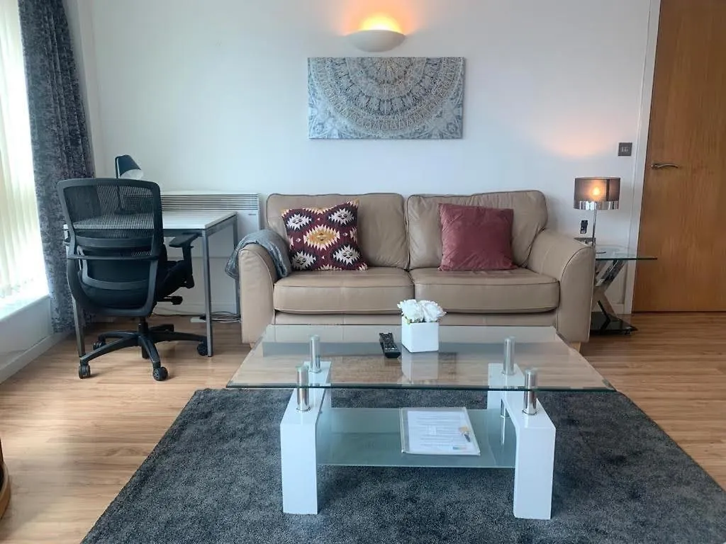 Marco Island -Spacious City Centre 2 Bedroom Apartment Nottingham