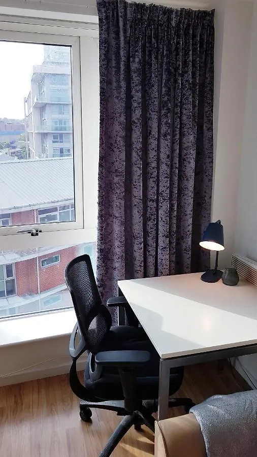 Marco Island -Spacious City Centre 2 Bedroom Apartment Nottingham