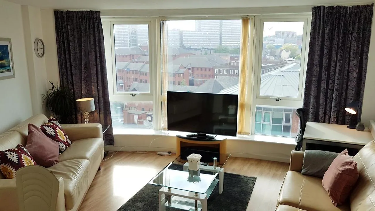 Marco Island -Spacious City Centre 2 Bedroom Apartment Nottingham 0*,  Egyesült Királyság