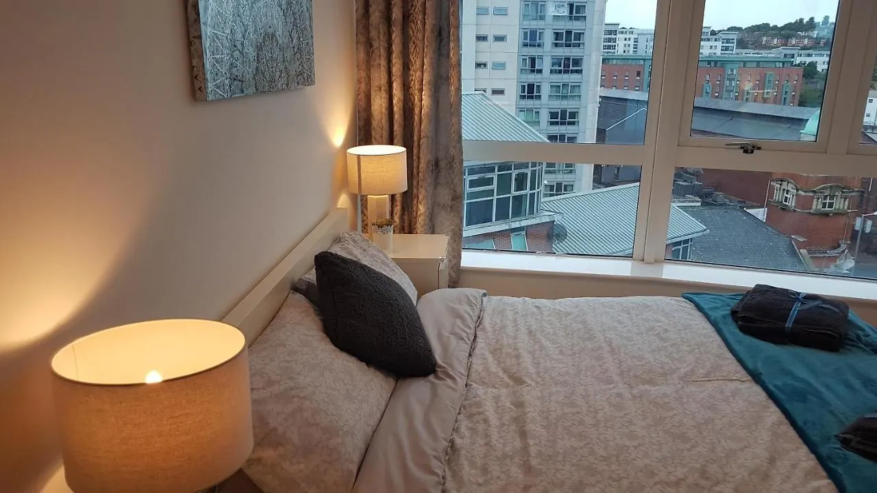 Marco Island -Spacious City Centre 2 Bedroom Apartment Nottingham 0*,  Egyesült Királyság