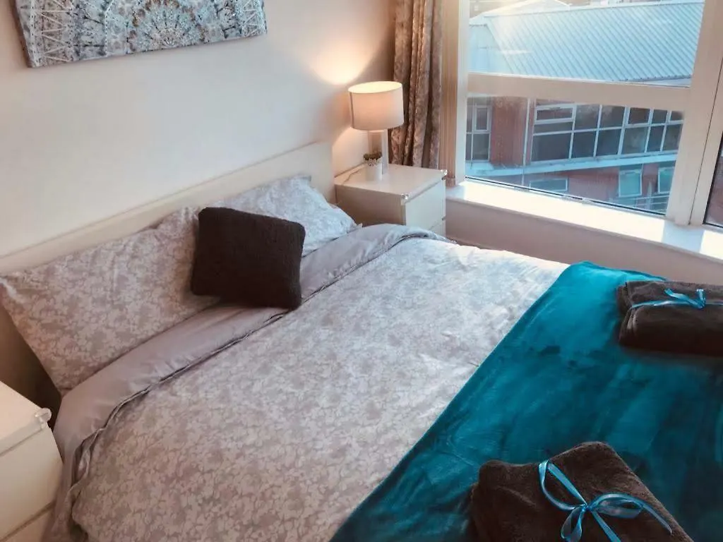 Marco Island -Spacious City Centre 2 Bedroom Apartment Nottingham