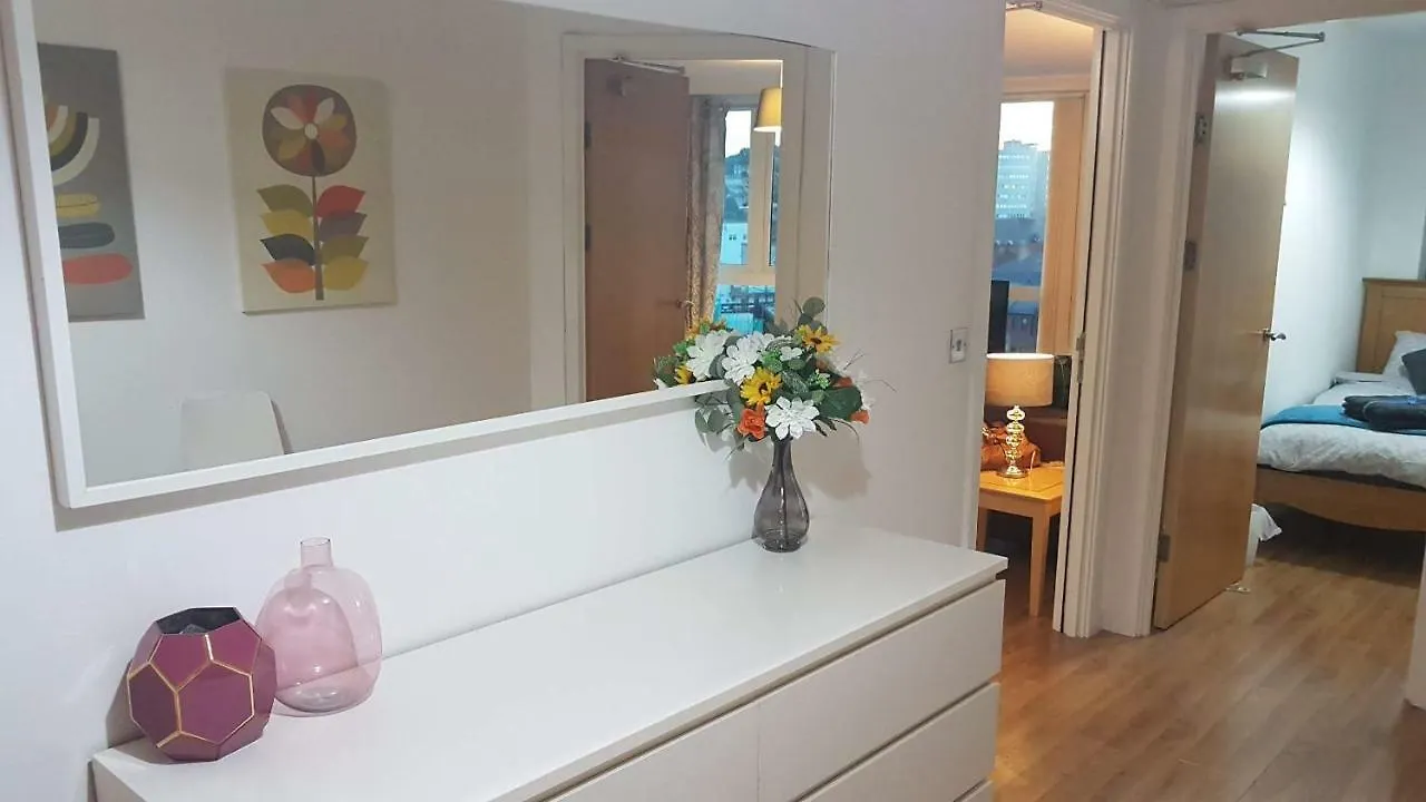 Marco Island -Spacious City Centre 2 Bedroom Apartment Nottingham 0*,