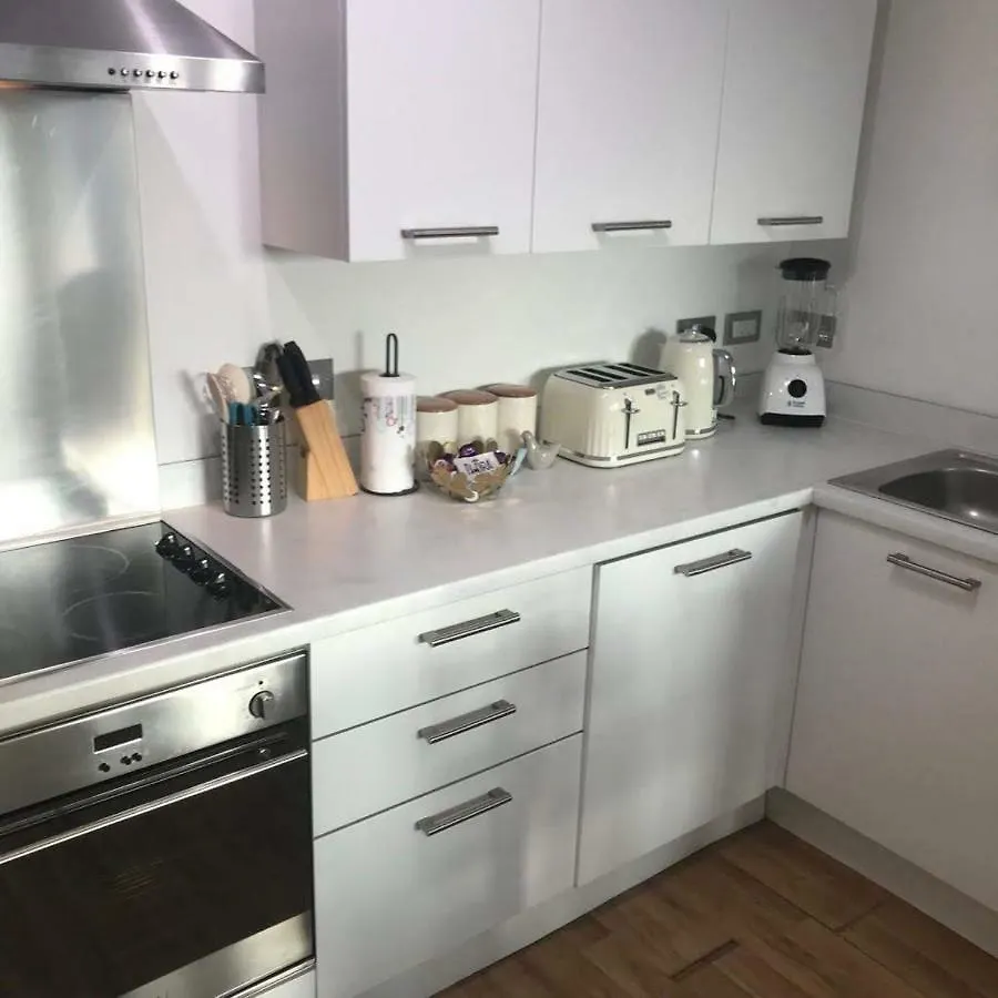 Marco Island -Spacious City Centre 2 Bedroom Apartment Nottingham